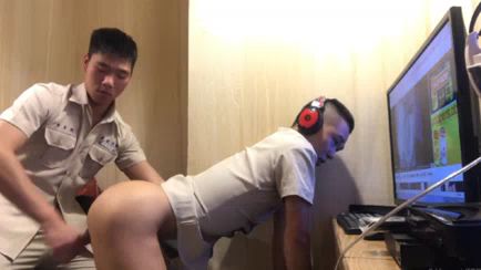 【免費】國產兩學生網吧開包廂深入瞭解
